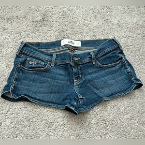 Hollister Classic Low-Rise Denim Shorts - Dark Blue